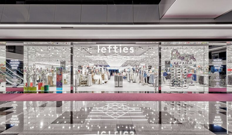 O panoramă a magazinului fizic Lefties