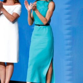 Regina Letizia, impecabilă, într-o rochie elegantă, turcoaz, la un eveniment
