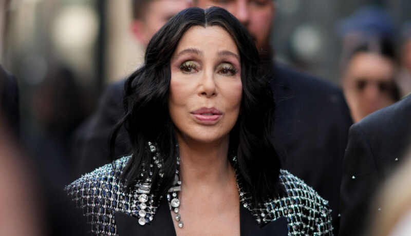Cher a vorbit deschis despre operația de schimbare de sex a lui Chaz Bono: „A fost dificil pentru mine”