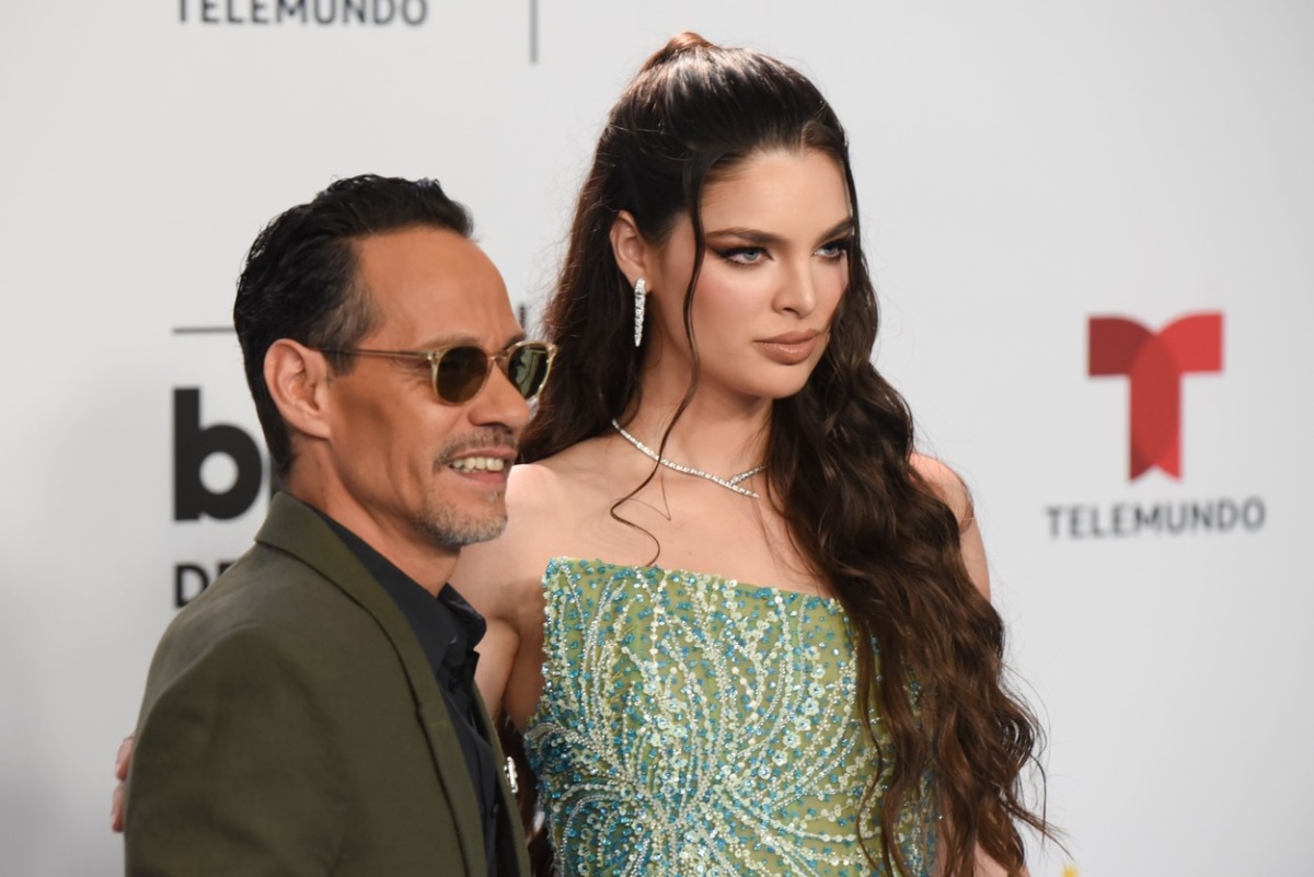Marc Anthony și Nadia Ferreira au participat la Billboard Latin Music Awards și s-au ținut în brațe pe covorul roșu