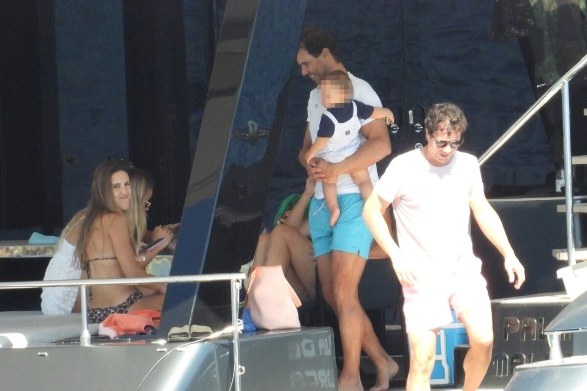Rafael Nadal, pe un iaht, cu familia sa, în Mallorca