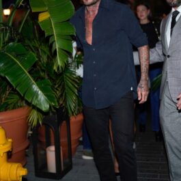 David Beckham, în haine casual, la un restaurant din Miami