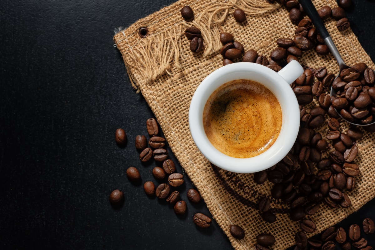 O ceașcă de cafea care este îmbunătățită cu singurul ingredient care îi va schimba complet gustul