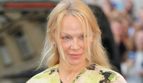 Pamela Anderson a reflectat asupra deciziei de a renunța la machiaj: „Știm măcar cum arată o față”