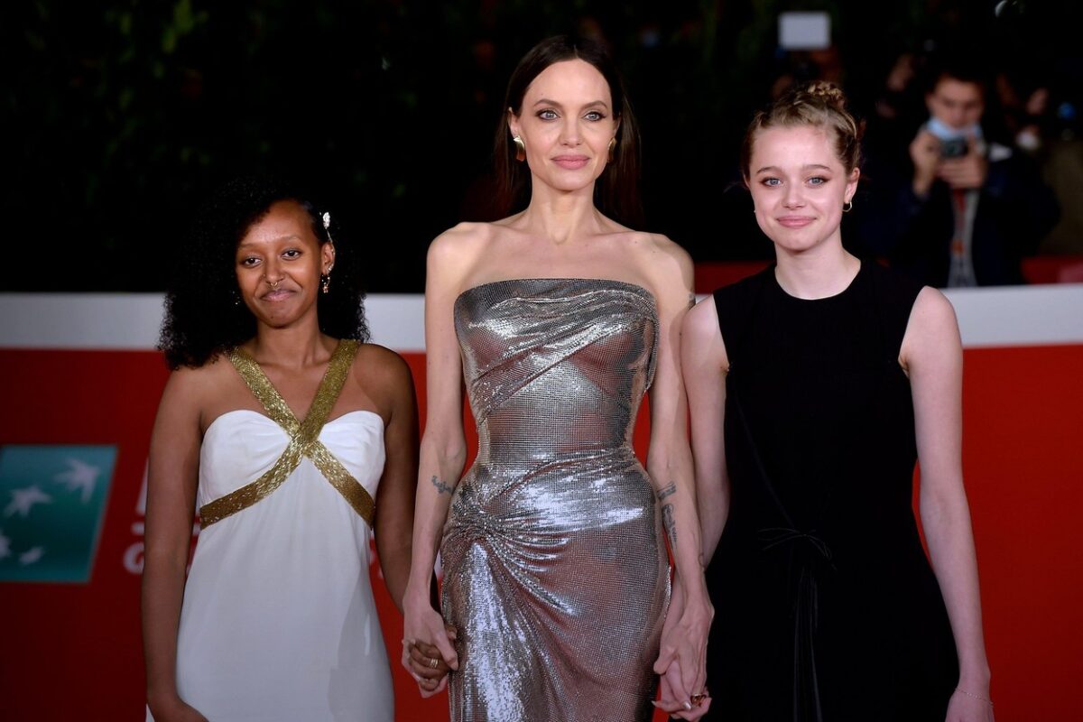 Zahara, Angelina și Shiloh, la un eveniment de film, pe covorul roșu