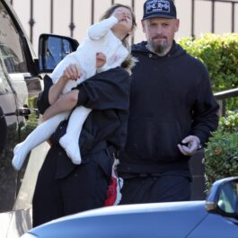 Cameron Diaz, cu fiica ei în brațe, în Montecito