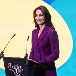 Kate Middleton în timp ce ține un discurs la Shaping Us National Symposium