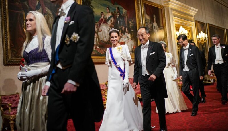 Povestea tiarei purtate de Kate Middleton la dineul găzduit de Regele Charles. Bijuteria rară nu a mai fost expusă din anii 1930