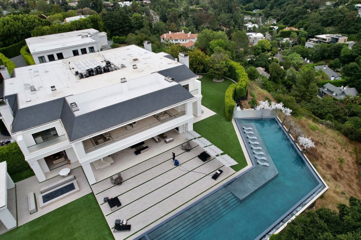 Panoramă care surprinde locuința lui Jennifer Lopez și a lui Ben Affleck