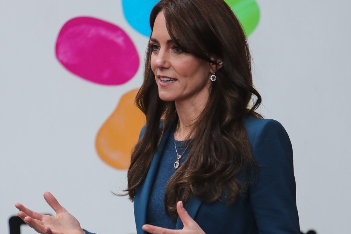 Kate Middleton, fotografiată în timp ce susține un discurs
