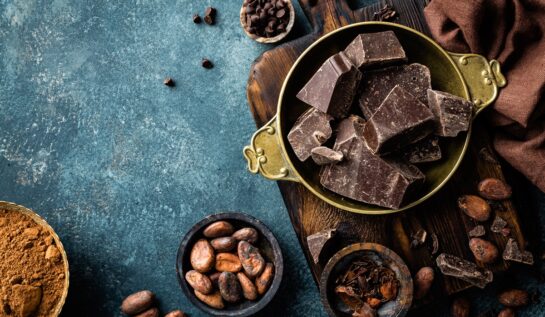 Ciocolata neagră, o comoară pentru sănătate. Nutriționiștii explică beneficiile ei