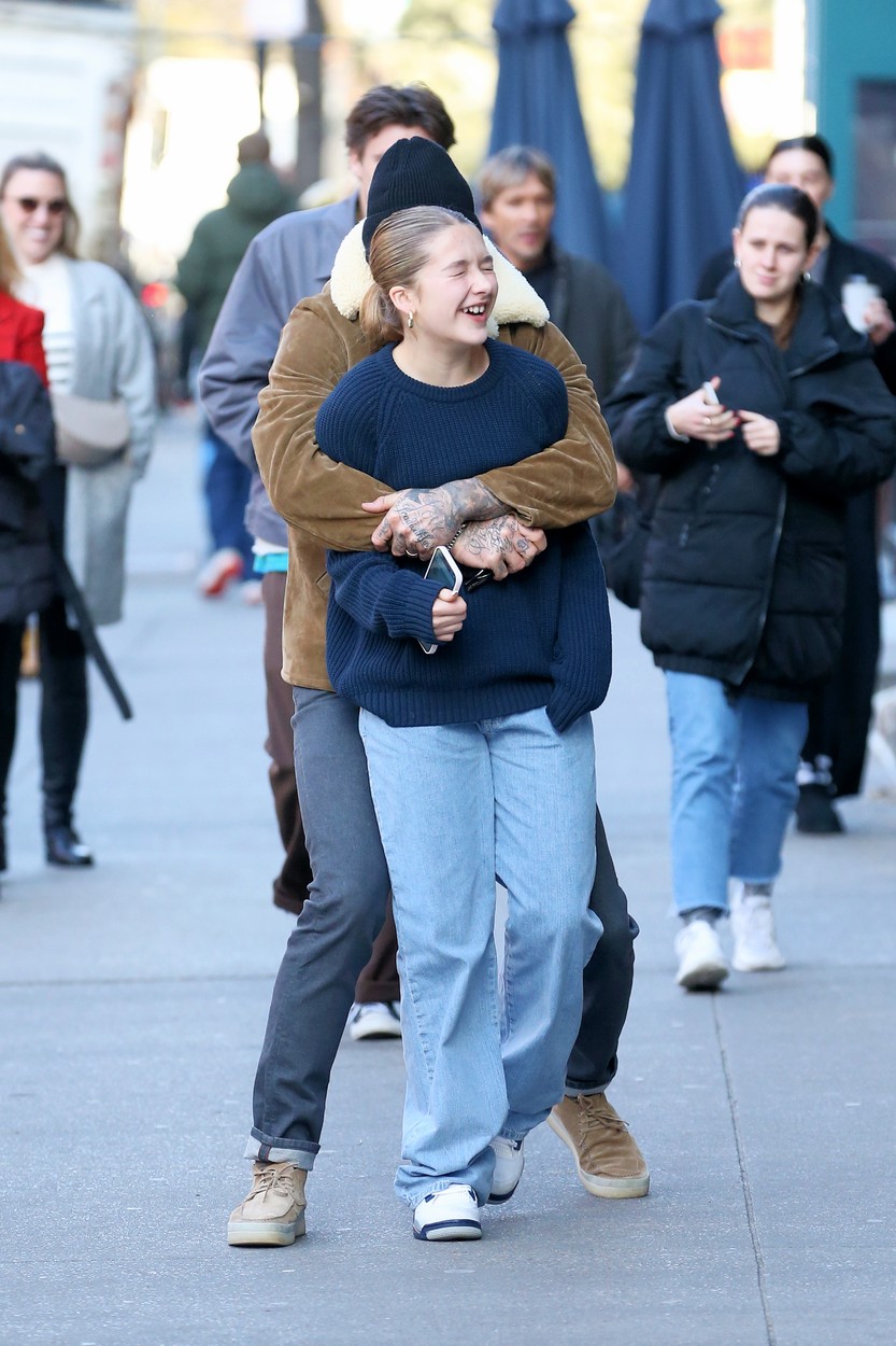 David Beckham și Harper, în haine lejere, în New York