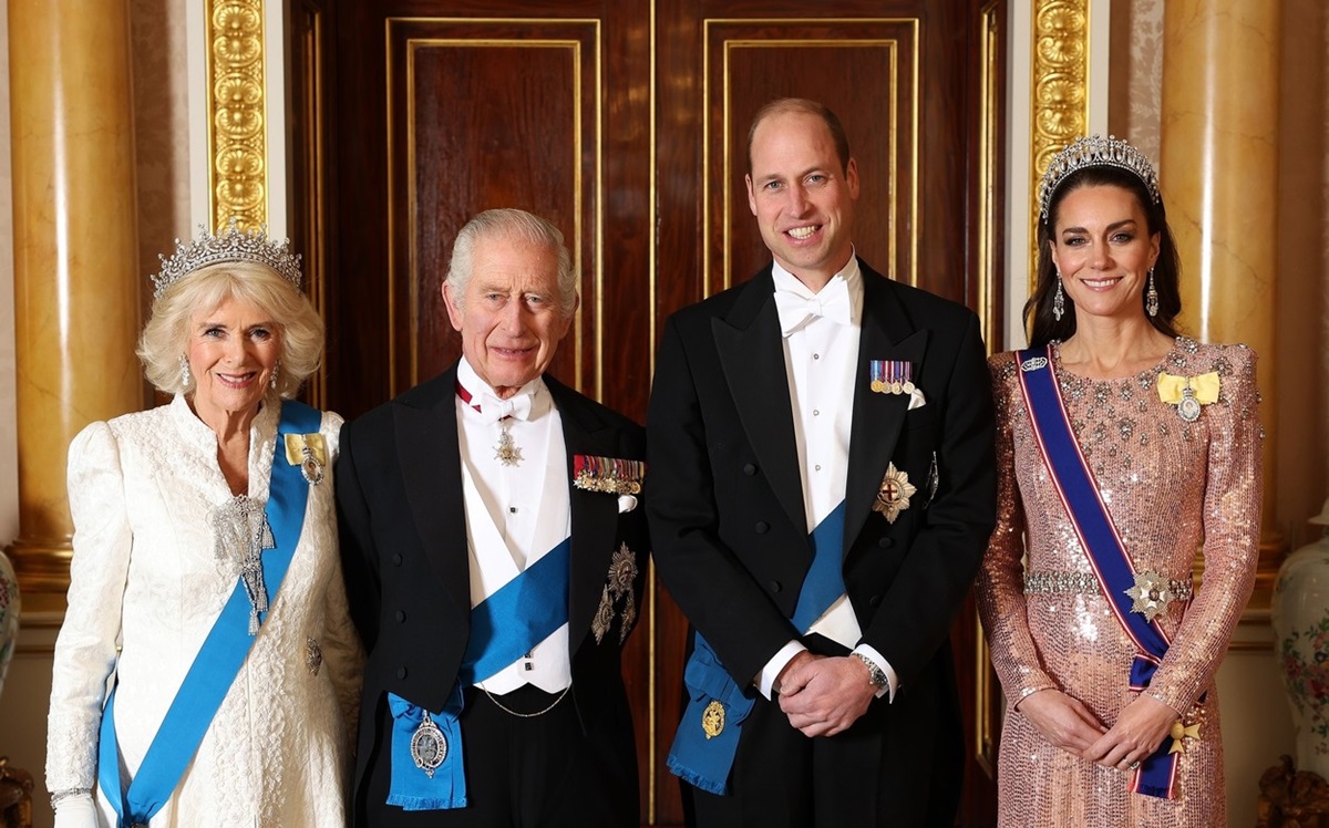 Regele Charles, Regina Camilla, Prințul William și Kate Middleton la un banchet regal de la Palatul Buckingham