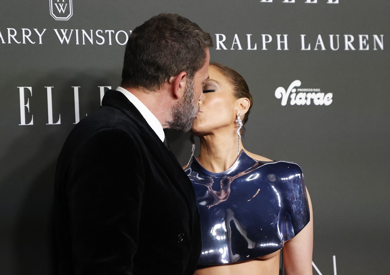 JLo se sărută cu Ben Affleck la un eveniment organizat de Elle