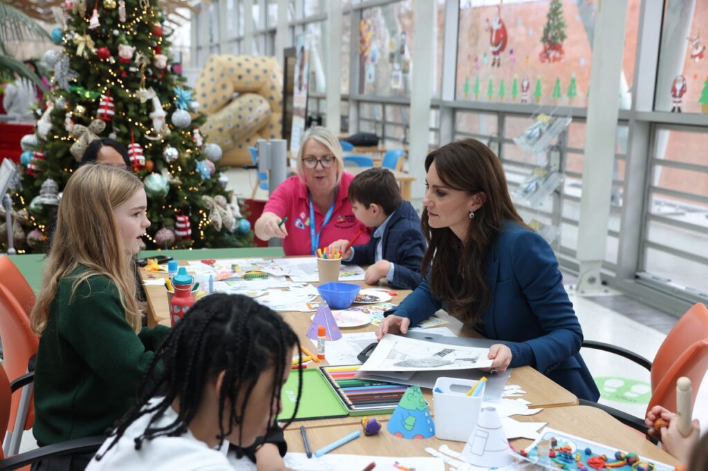 Kate Middleton a participat la un atelier cu copiii dintr-un spital