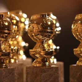 Statuetele de la Globurile de Aur pentru a ilustra cine sunt actorii nominalizați de anul acesta