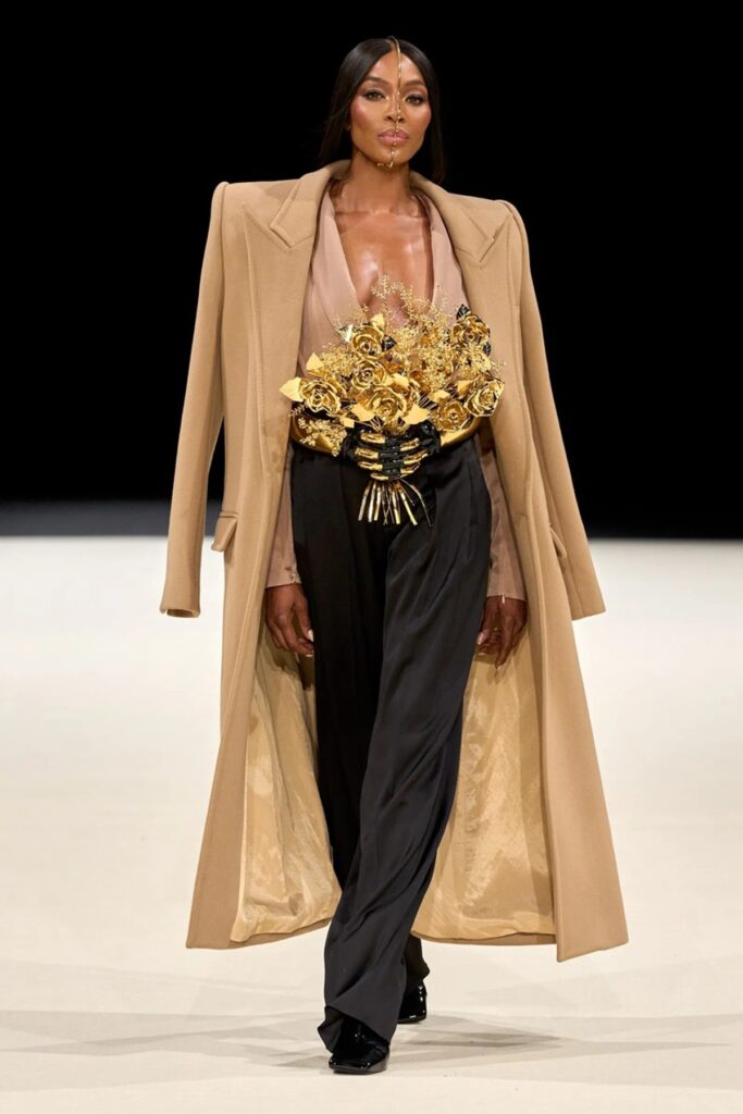 Naomi Campbell într-o ținută elegantă la Săptămâna Modei de la Paris 2024