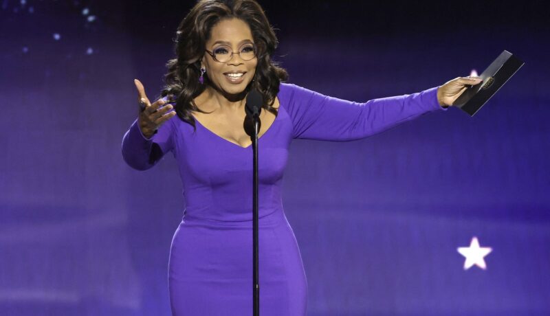 Oprah Winfrey a împlinit 70 de ani. Prezentatoarea TV a primit urări de la nume cunoscute din showbiz