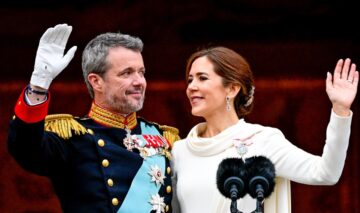 Regele Frederik al X-lea și Regina Mary a Danemarcei au sărbătorit noua domnie. Cei doi le-au oferit admiratorilor un sărut surpriză
