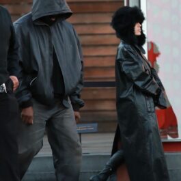 Bianca Censori și Kanye West pe străzile din Los Angeles în ținute de iarnă