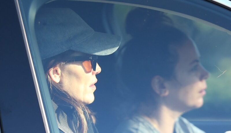 Jennifer Garner a fost surprinsă la plimbare pe străzile din Los Angeles. Fosta soție a lui Ben Affleck s-a relaxat în timpul său liber