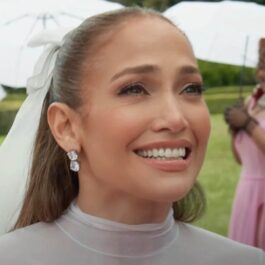 Jennifer Lopez în clipul melodiei Can't Get Enough