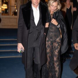 Kate Moss, alături de iubitul ei, îmbrăcați elegant, în Paris
