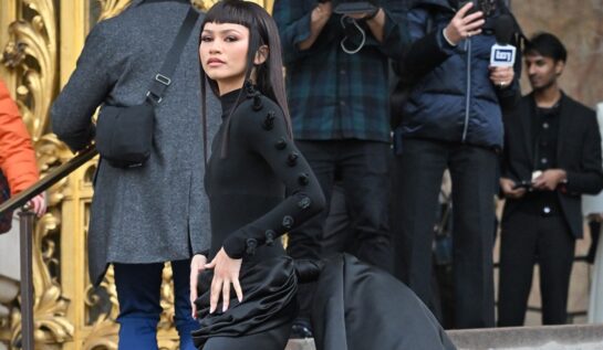 Zendaya a avut parte de o transformare impresionantă la Săptămâna Modei de la Paris 2024. Modelul a pozat într-o ținută all black