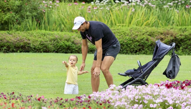 Rafael Nadal a ieșit la plimbare cu fiul său. Cum a fost surprins jucătorul de tenis alături de Rafa Jr.