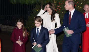 Kate Middleton, într-o ținută albă, alături de familia ei