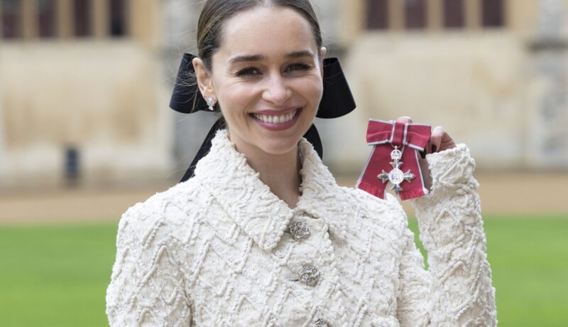 Emilia Clarke s-a întâlnit cu Prințul William. Actrița din Game of Thrones a fost onorată pentru actele sale de caritate