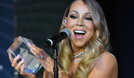 Mariah Carey a purtat o rochie îndrăzneață la evenimentul organizat de The Black Music Collective. Artista a atras toate privirile
