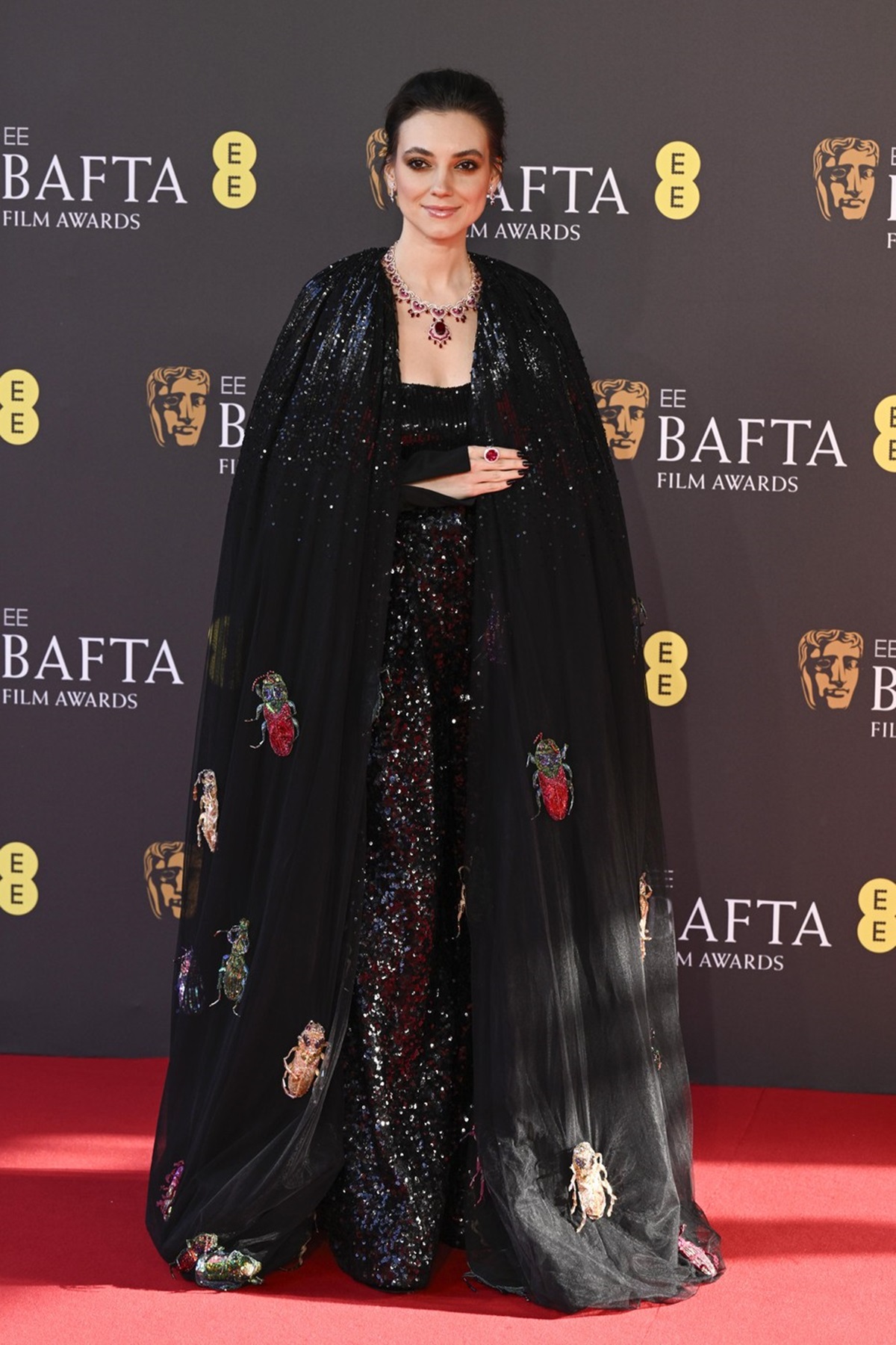 Andreeea Cristea într-o rochie neagră la premiile BAFTA 2024