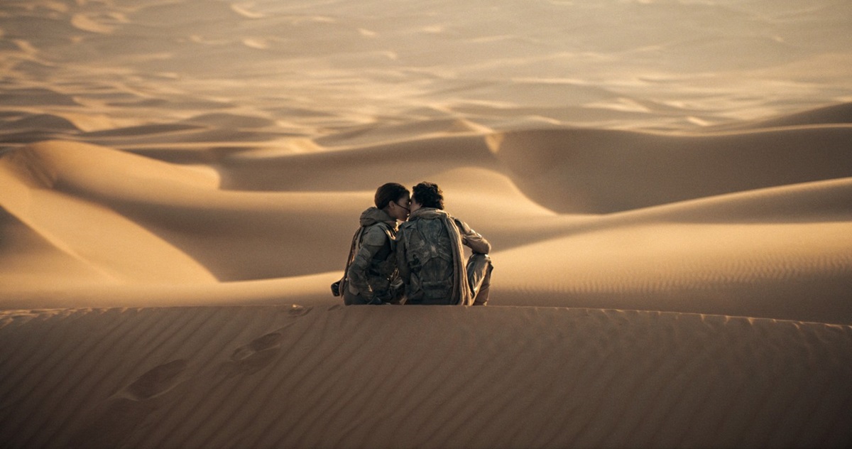 Timothée Chalamet și Zendaya într-o scenă din filmul Dune II