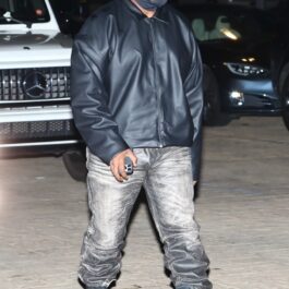 Kanye West, într-o ținută excentrică