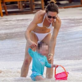Pippa Middleton, cu unul dintre copii în Caraibe