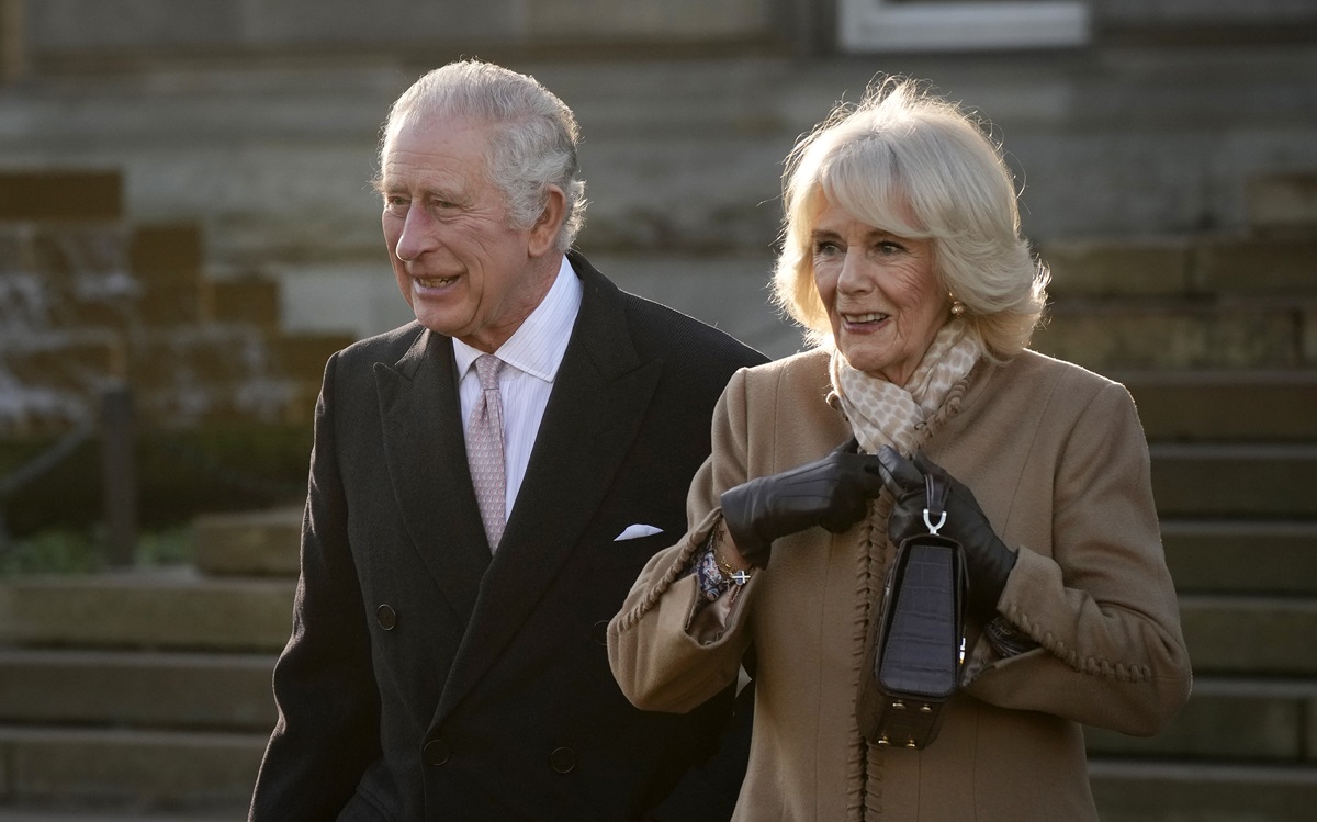 Regele Charles și Regina Camilla după slujba de Crăciun