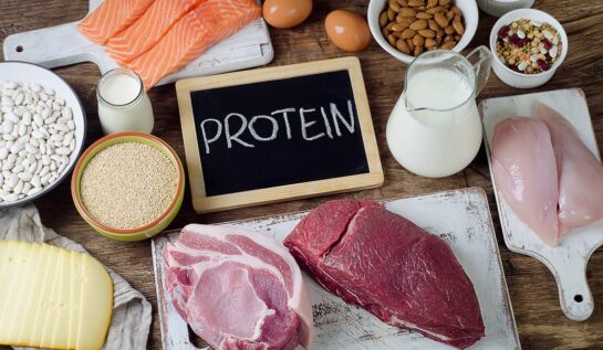 Semne care ar putea arăta că nu mănânci suficiente proteine. Specialiștii recomandă o dietă echilibrată