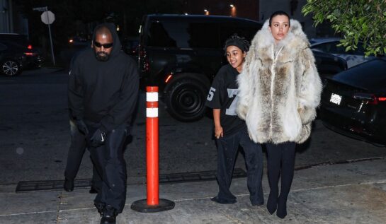 Cum se îmbracă Bianca Censori în preajma lui North, fiica lui Kanye West. Cele două au mers la cină în Beverly Hills