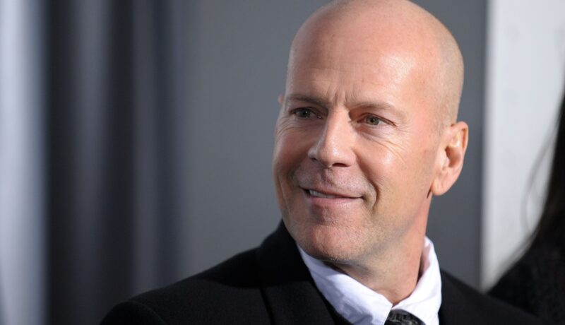 Bruce Willis a fost surprins în ipostaze rare alături de familia sa. Actorul a sărbătorit vârsta de 69 de ani