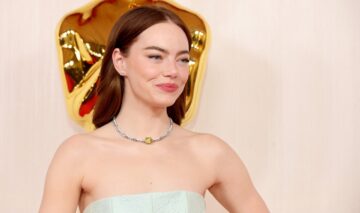 Emma Stone s-a aflat pe covorul roșu de la Premiile Oscar 2024
