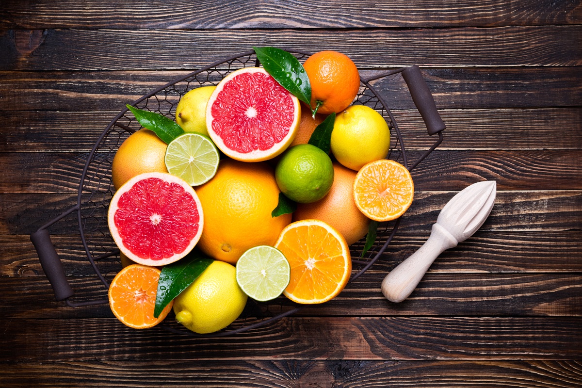 Un bol plin cu fructe care te-ar putea ajuta să slăbești, potrivit nutriționiștilor