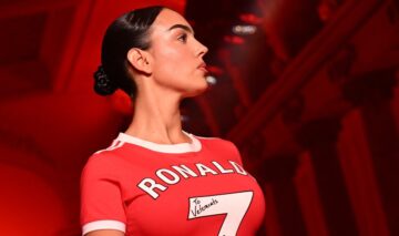Georgina Rodriguez a defilat într-o rochie cu numele iubitului ei pe piept. Partenera lui Cristiano Ronaldo a întors toate privirile la Săptămâna Modei de la Paris