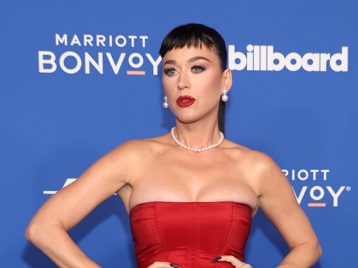 Katy Perry într-o fotografie prim-plan la Billboard Women in Music Awards 2024