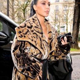 Kim Kardashian cu degetul accidentat la săptămâna modei de la Paris 2024