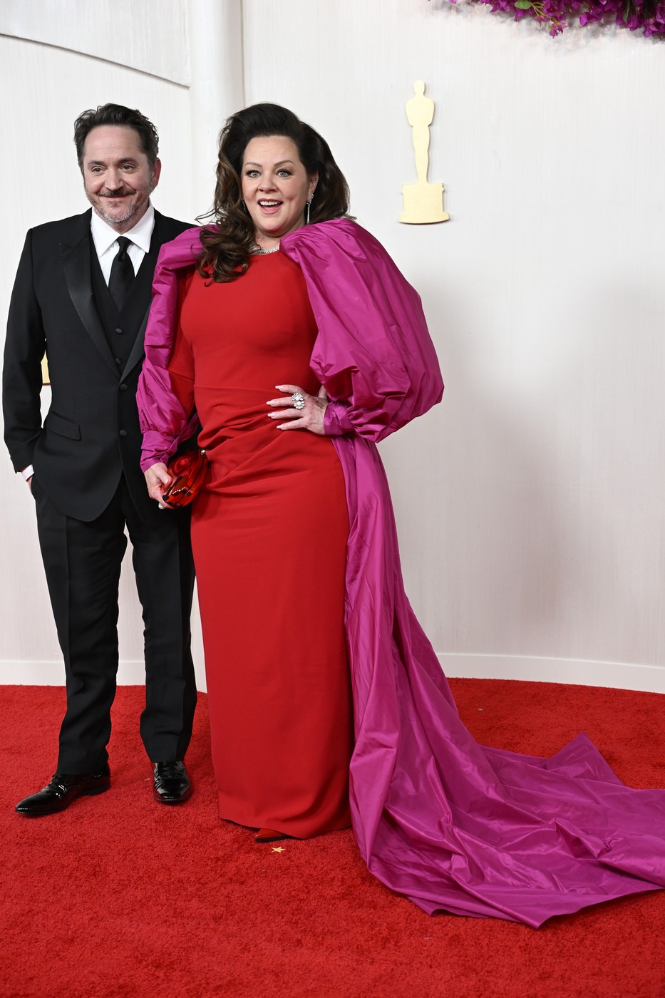 Melissa McCarthy, alături de soțul ei, pe covorul roșu la Premiile Oscar 2024