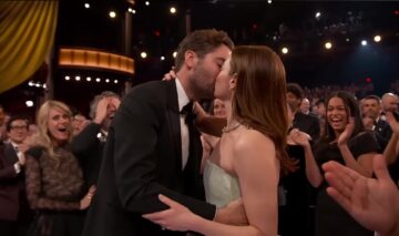 Emma Stone se sărută la Premiile Oscar 2024