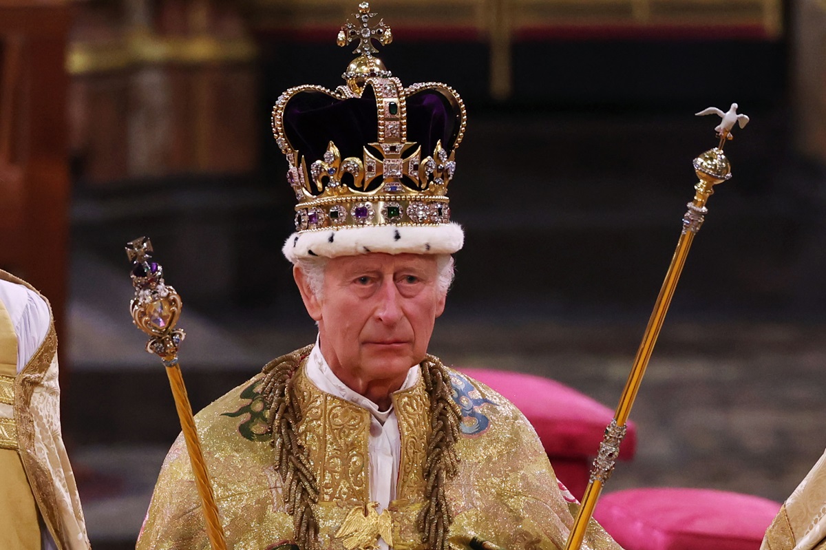 Regele Charles în timpul ceremoniei de încoronare