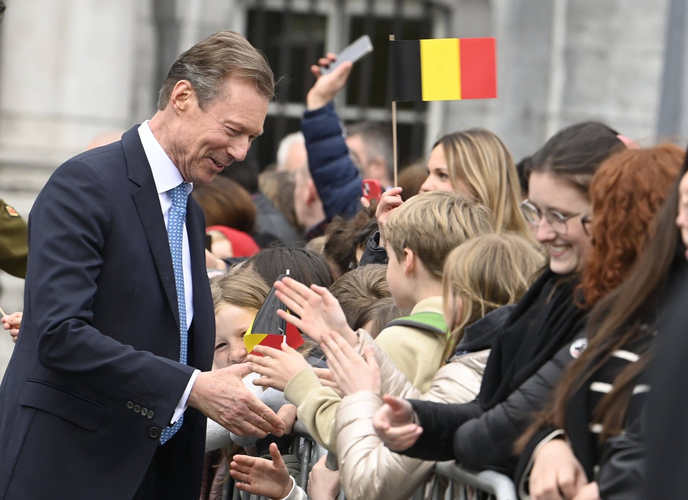 Marele Duce Henri discută cu fanii săi în Belgia
