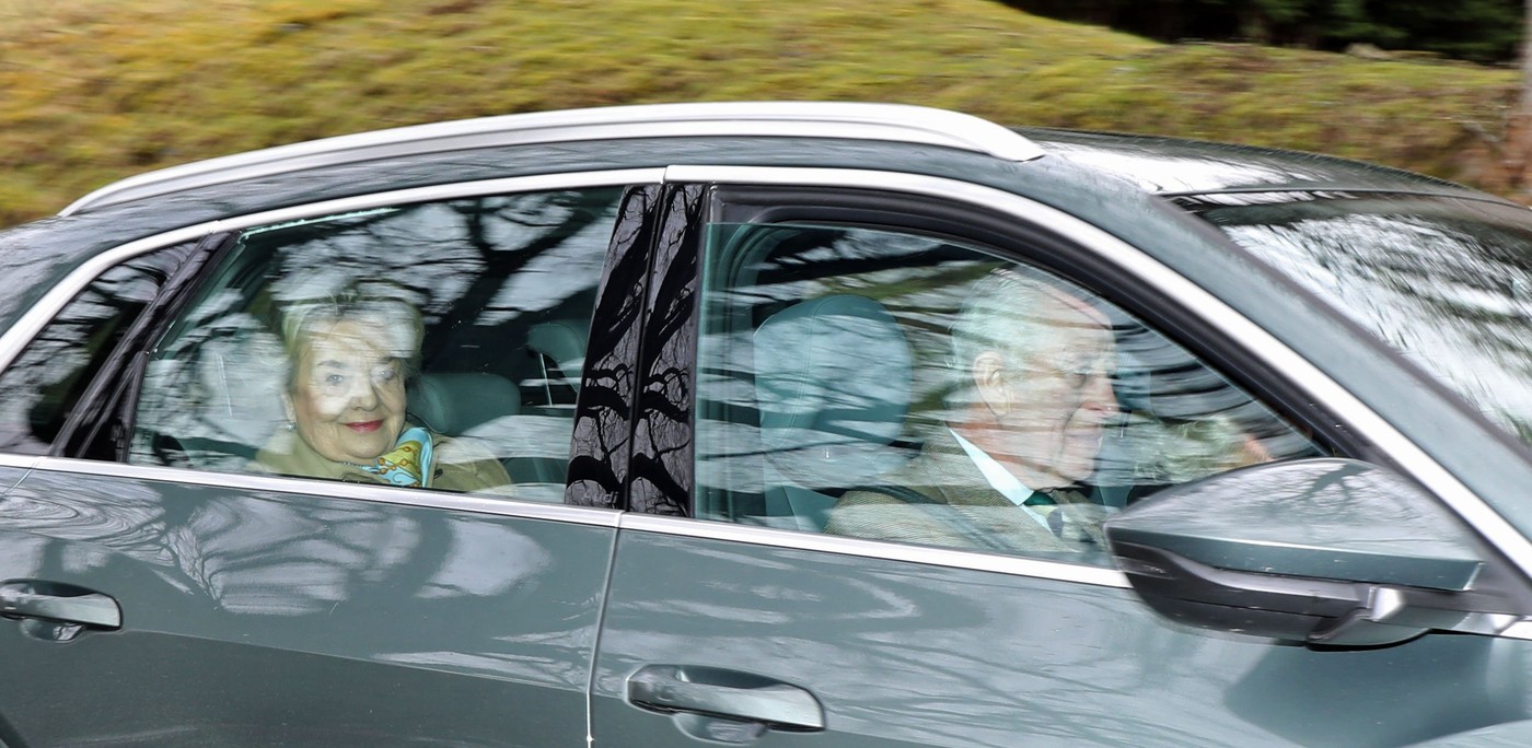 Regele Charles la volanul mașinii sale, la Balmoral